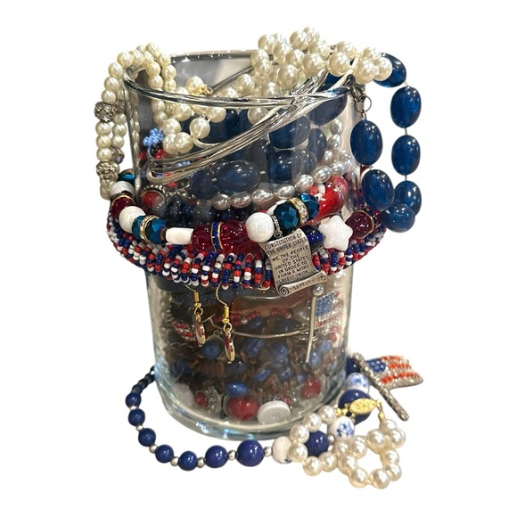 Estate Vintage to now Patriotic Beaded Jewelry Lot
Jar filled mixed lot - Picture 6 of 14